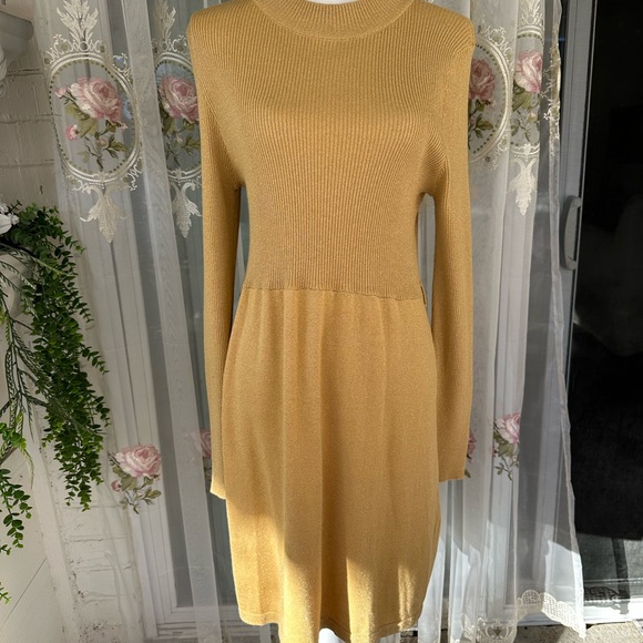 Free People Long Sleeve stretchy Dress in Gold metallic - Picture 2 of 6